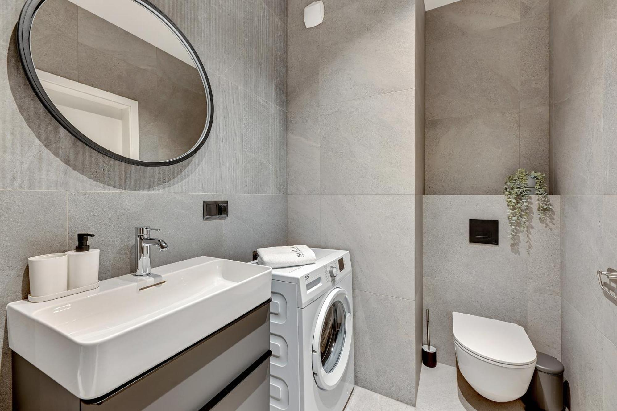 Scala City Center Apartments & Studio By Lion Apartments Гданск Екстериор снимка